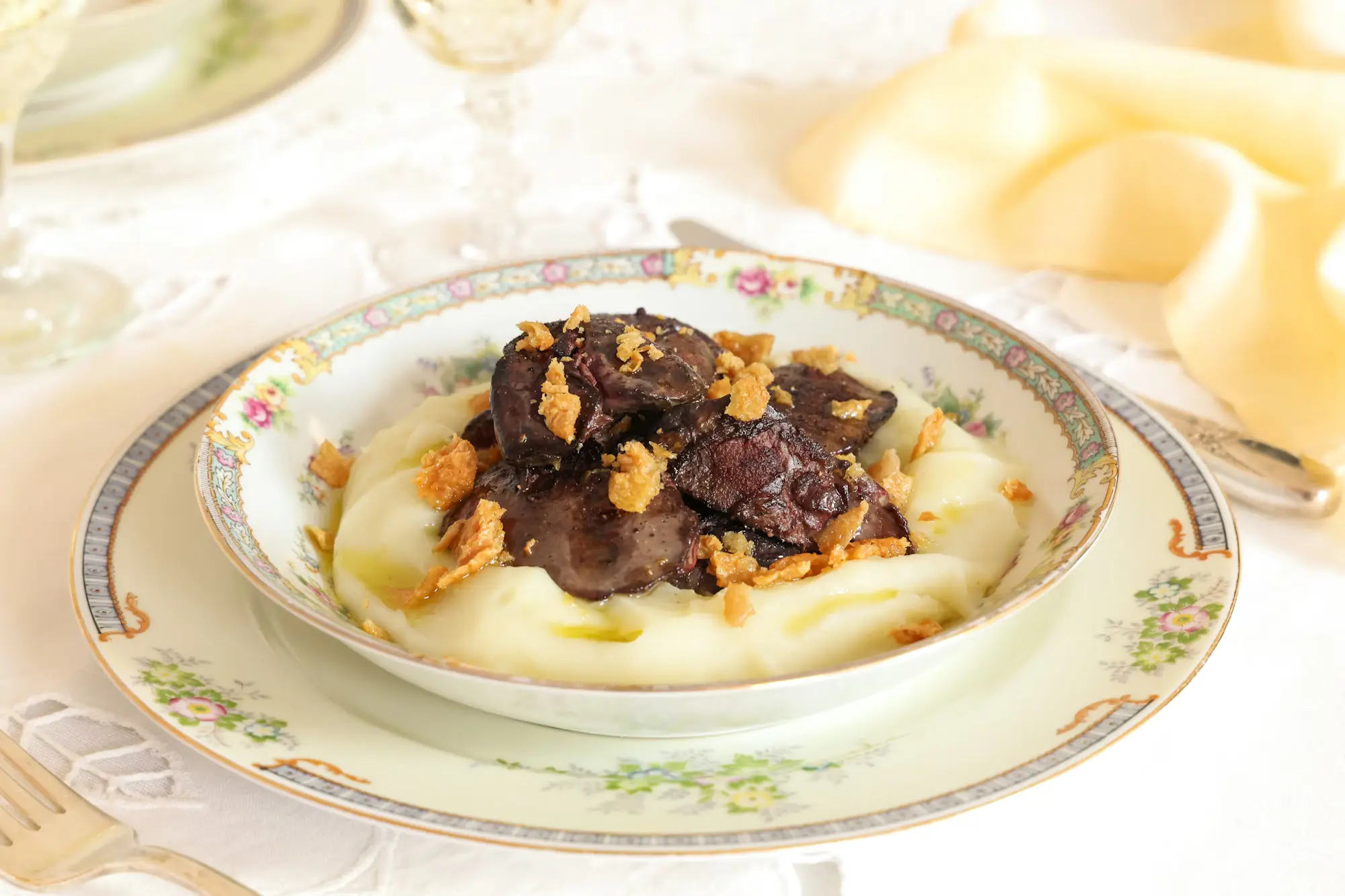 A Grandmother’s Meal of Livers and Gribenes Marks the End of Passover image