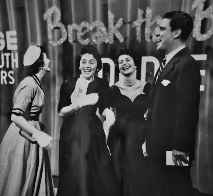 The Joie de Vivre of a Hungarian Cocktail Party image