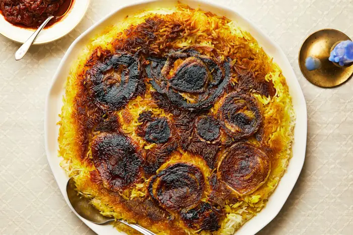 Crispy Iraqi Rice with Onions (Timman w'Basal) image