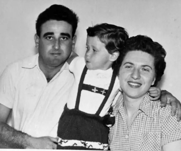 A Grandmother’s Meal of Livers and Gribenes Marks the End of Passover image